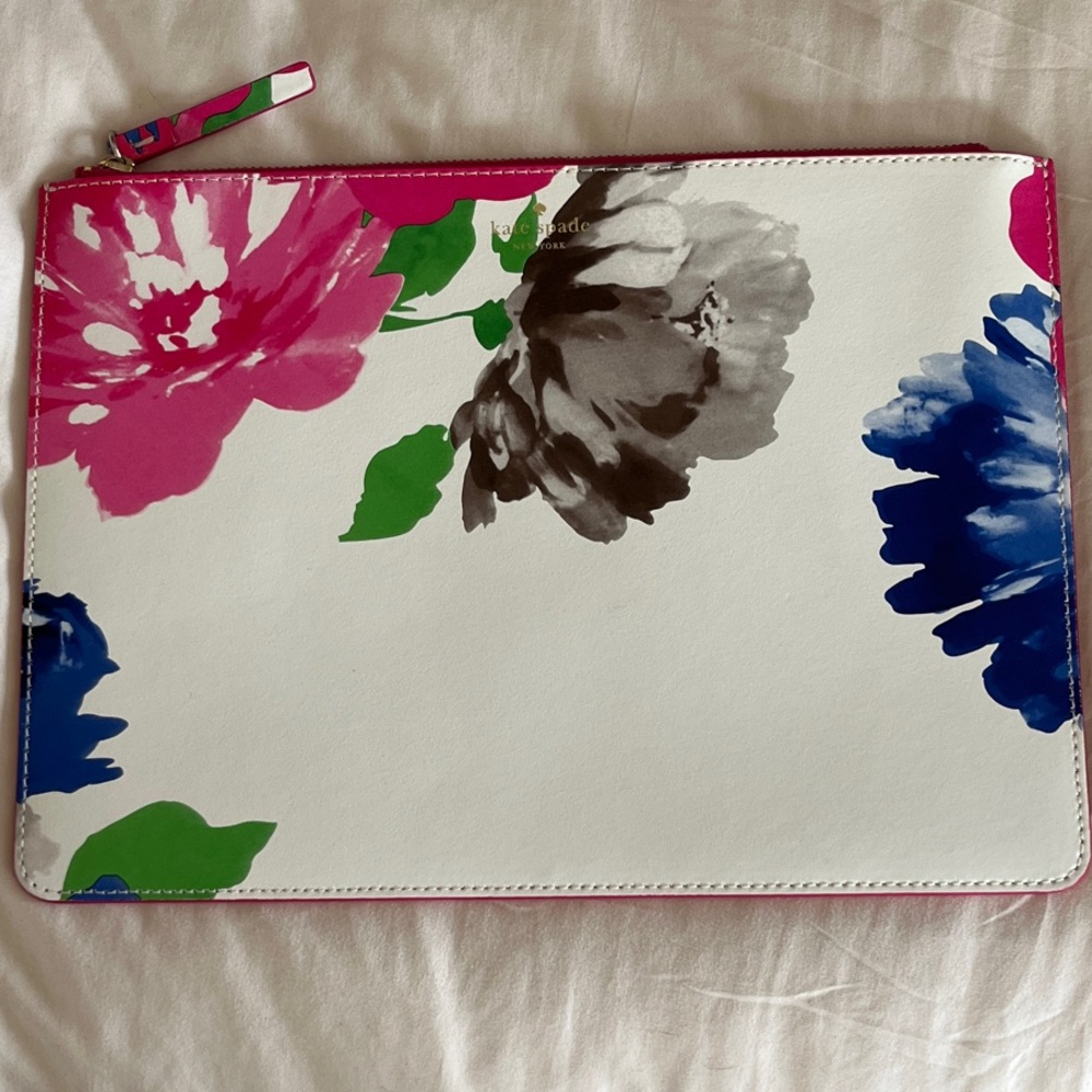 NWOT Kate Spade Large Zip Clutch Pouch - Floral “Gia Turned Over a New Leaf”